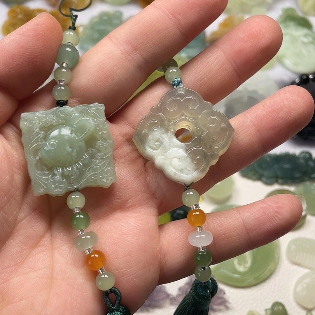 蛇纹石玉未镶嵌颈饰