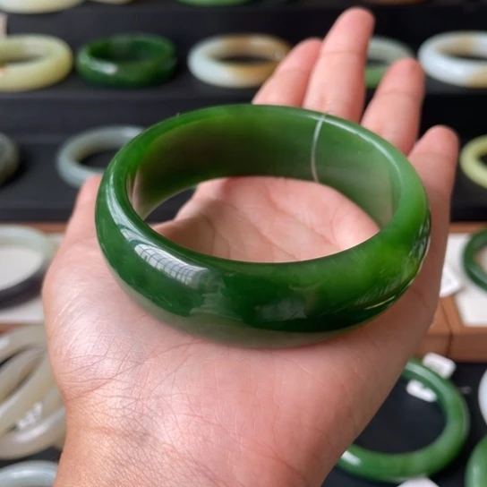 和田玉手镯未镶嵌