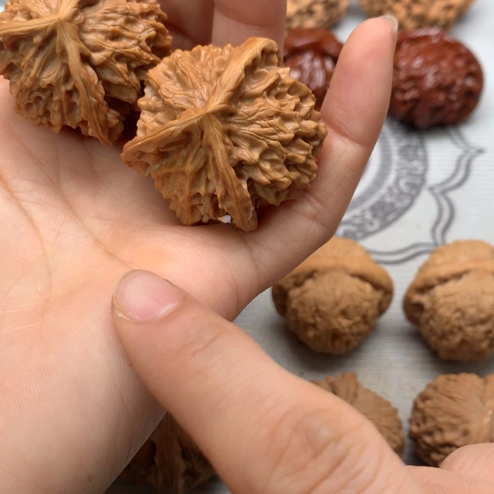 荒****把件文玩核桃盘山三棱