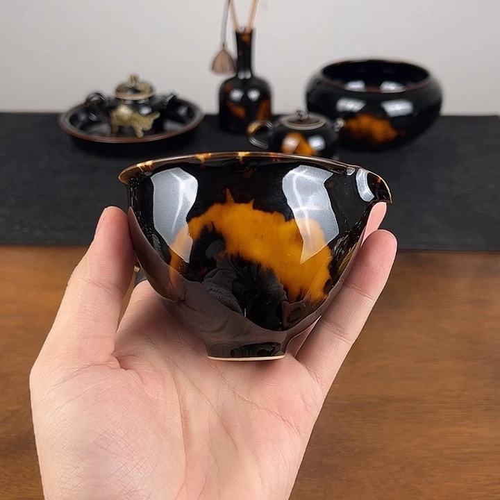 杯玳瑁釉矮公道杯