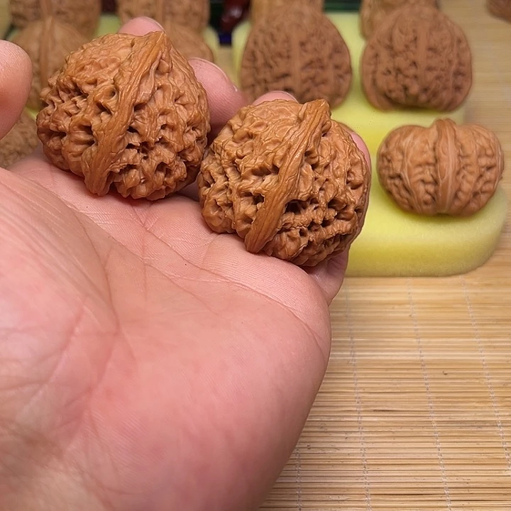 把件桃核全品无修南疆石.球疆43