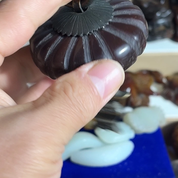 摆件瓷器等艺术作品多次