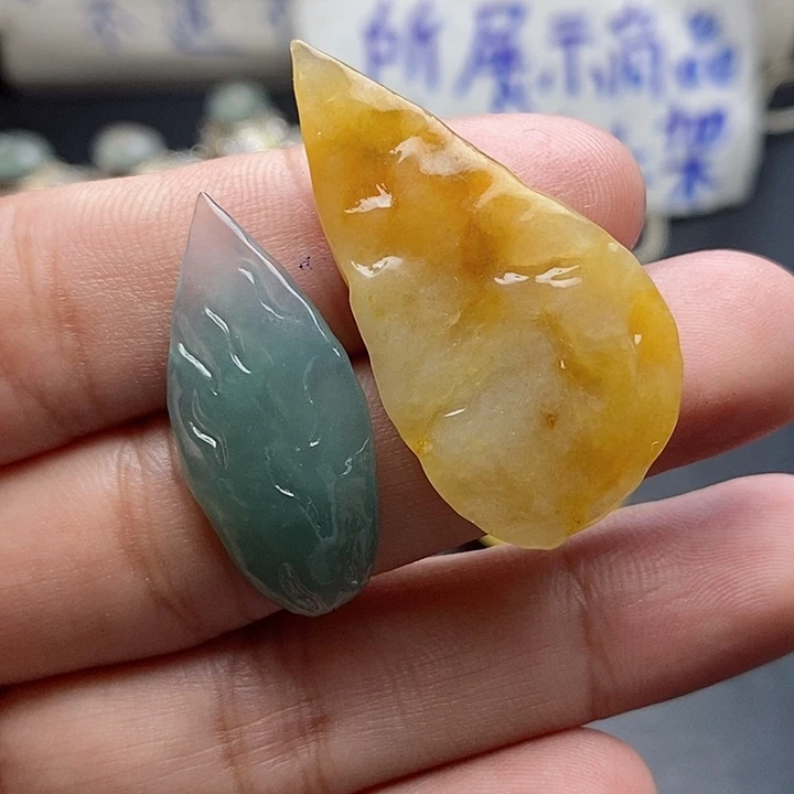 定制翡翠未镶嵌格**格翡翠