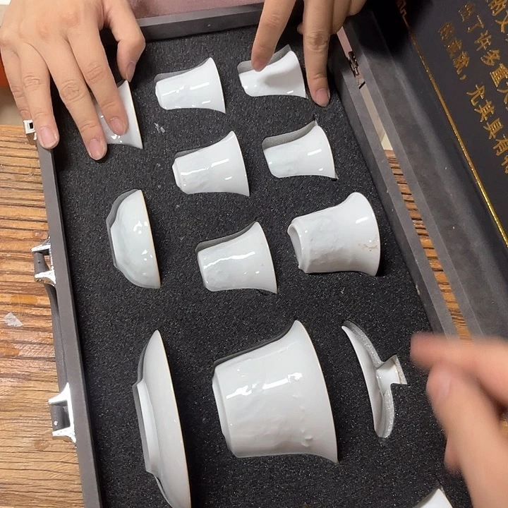 孤品茶具套装等。