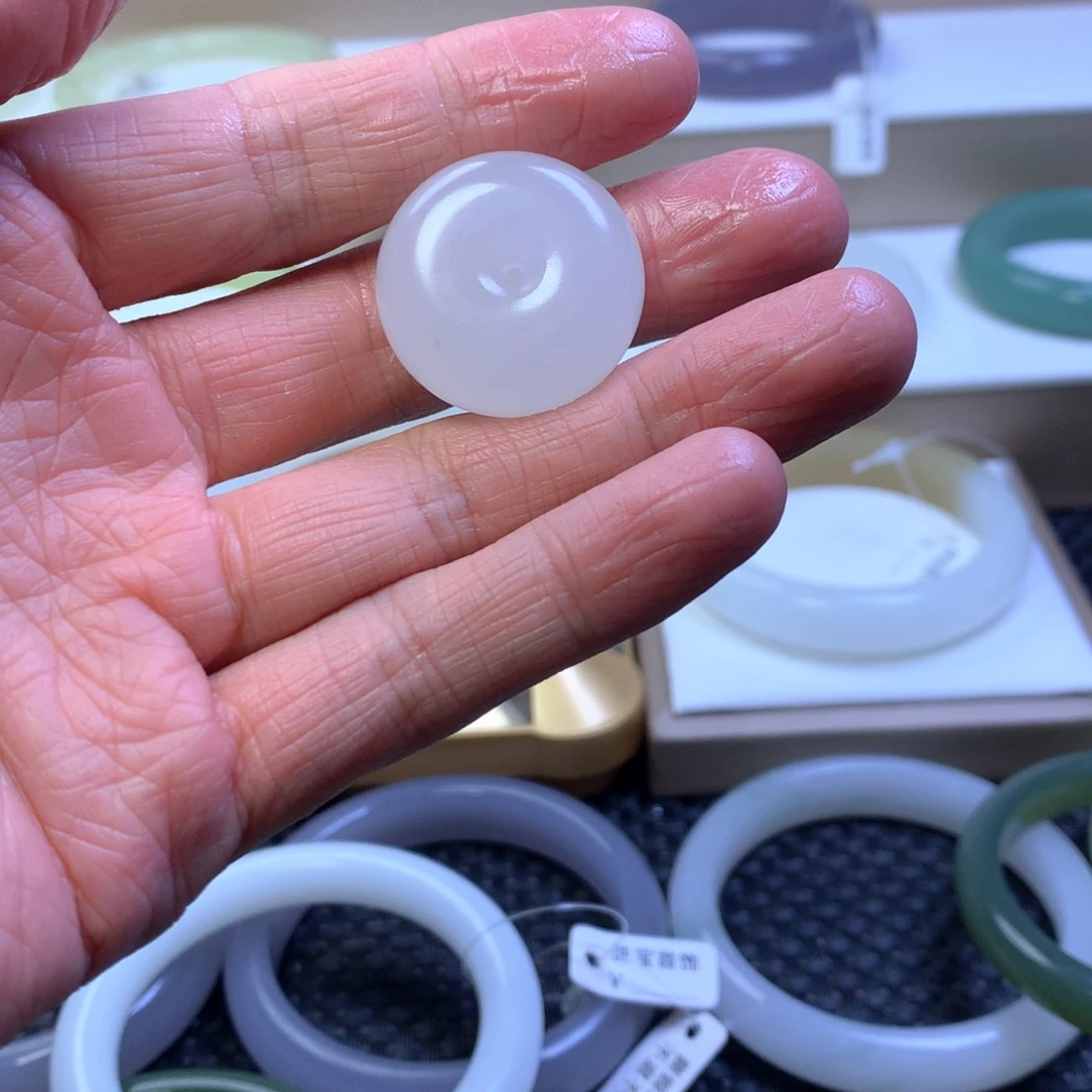 和田玉（糖玉）未镶嵌颈饰