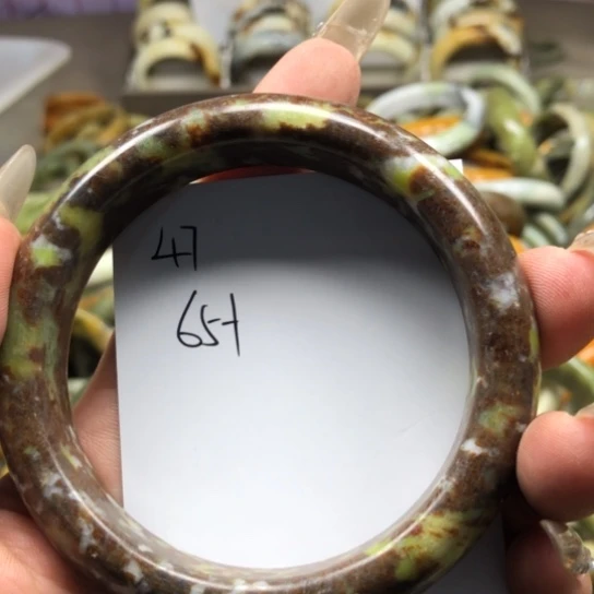 未镶嵌蛇纹石玉手镯