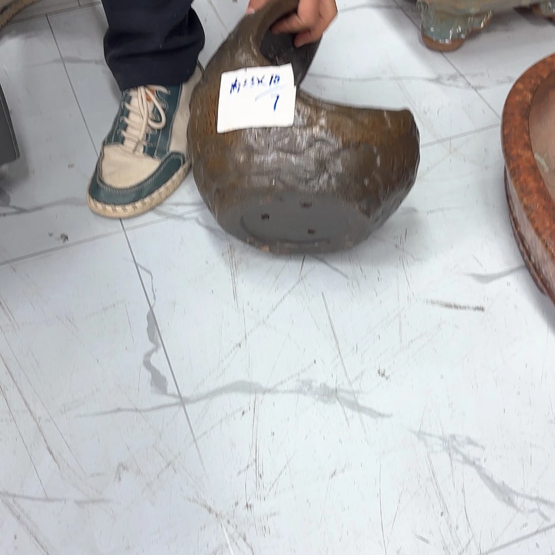 紫砂花盆紫砂的颜色很漂亮