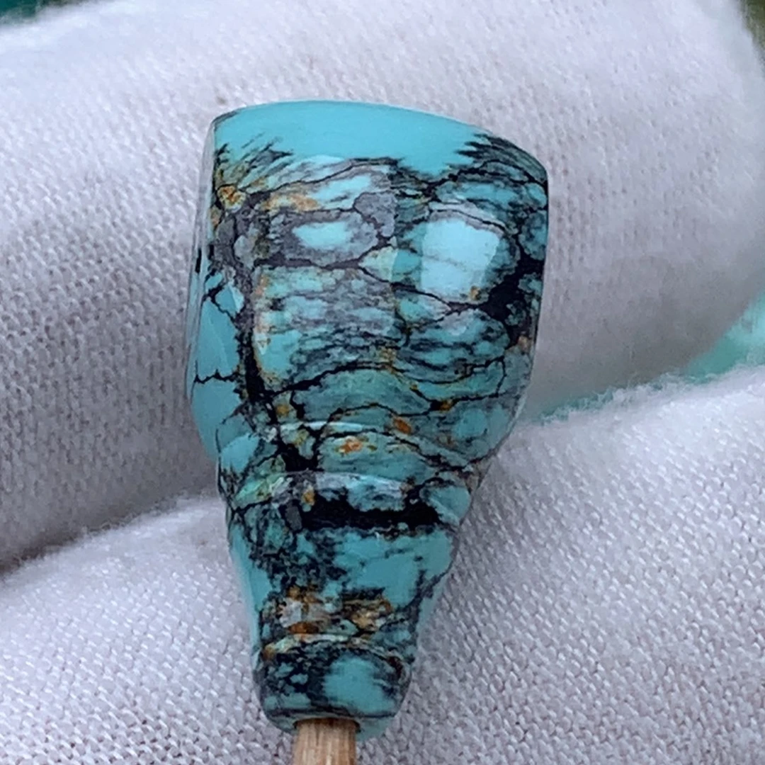 绿松石未镶嵌颈饰