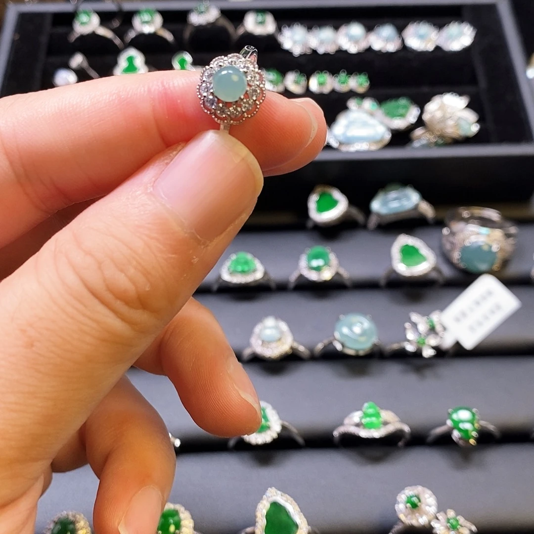 翡翠未镶嵌戒指开口