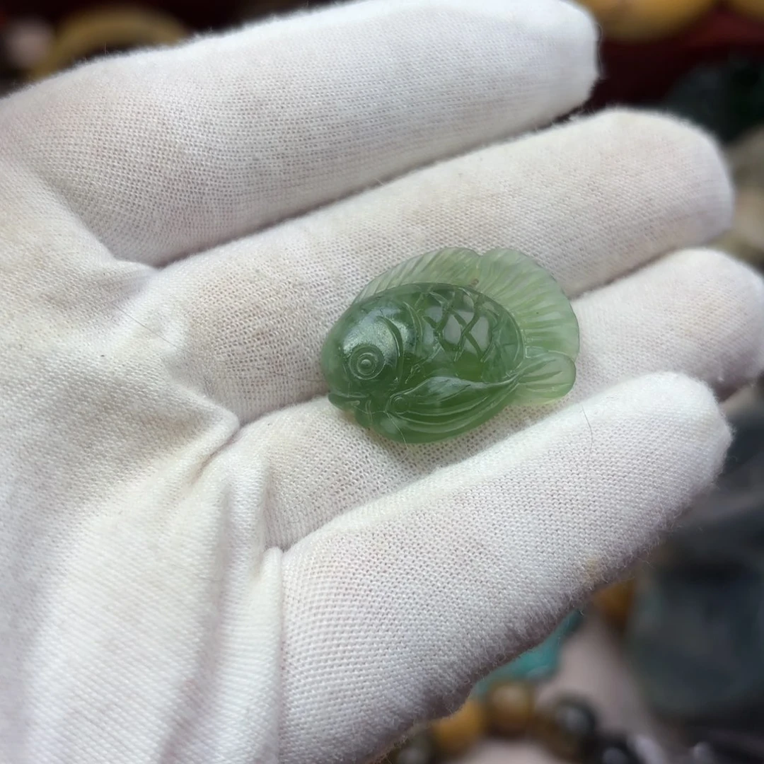 岫岩河磨玉(透闪石质玉)颈饰未镶嵌水*晶