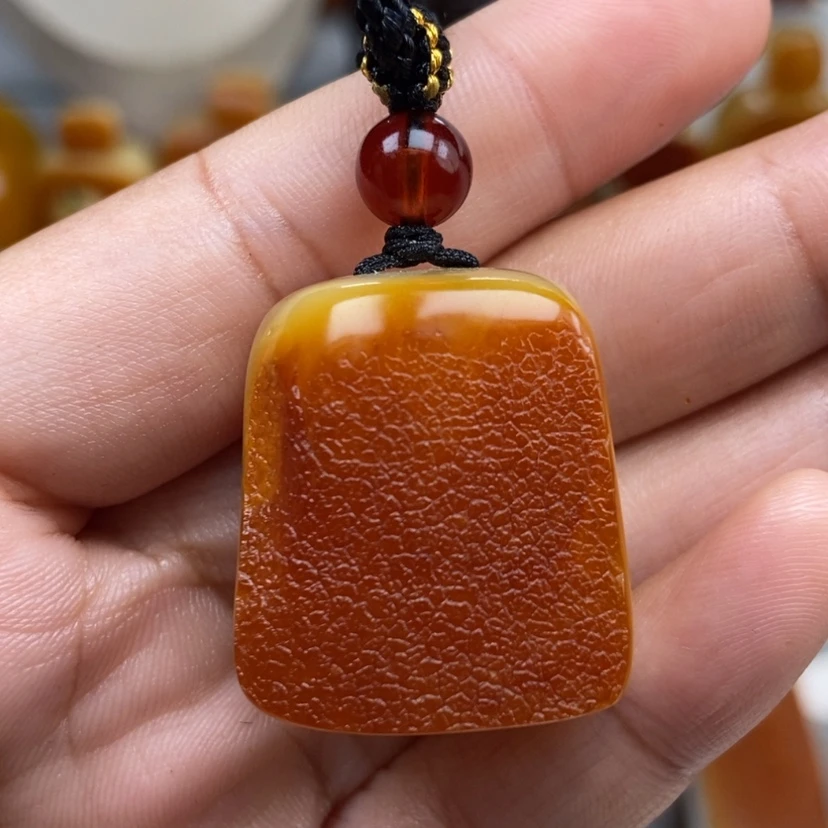 【闪购商品】琥珀颈饰未镶嵌