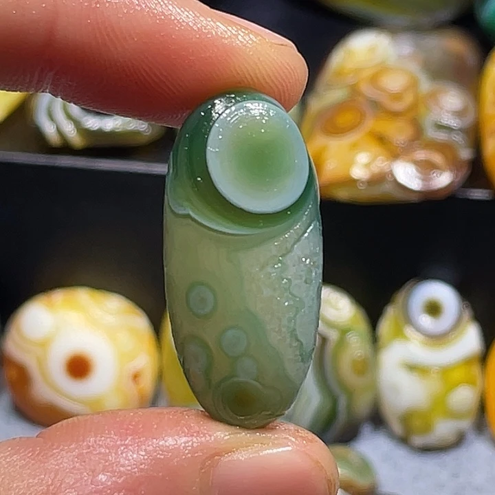 玛瑙/玉髓未镶嵌珠宝奇石