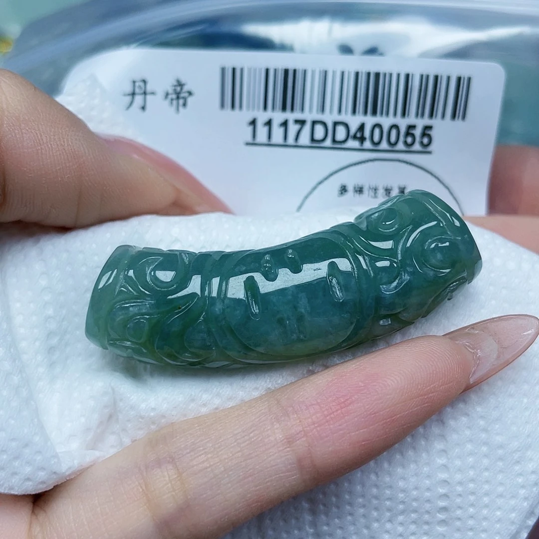 吊坠(不含链)未镶嵌翡翠L****?