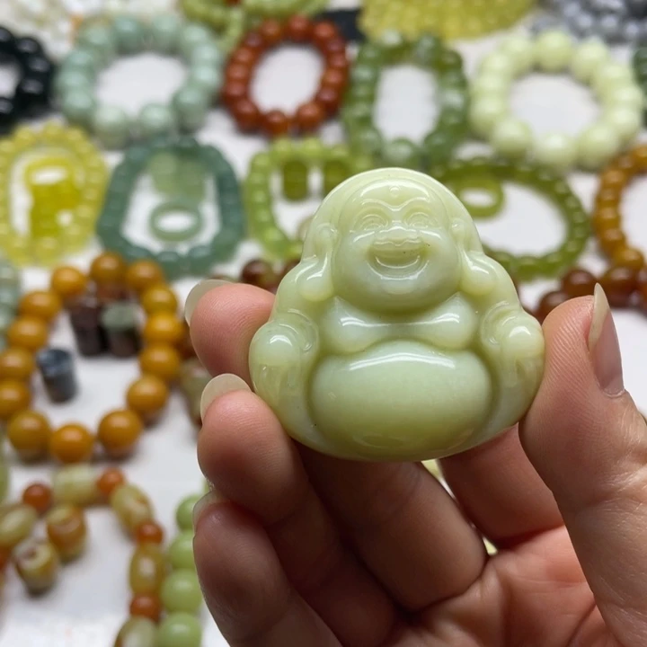 蛇纹石玉吊坠未镶嵌