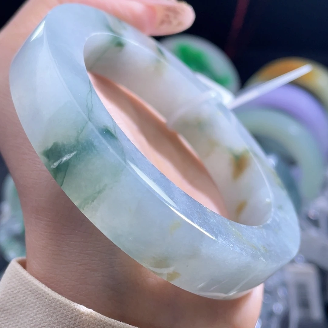 未镶嵌翡翠手镯定制翡翠