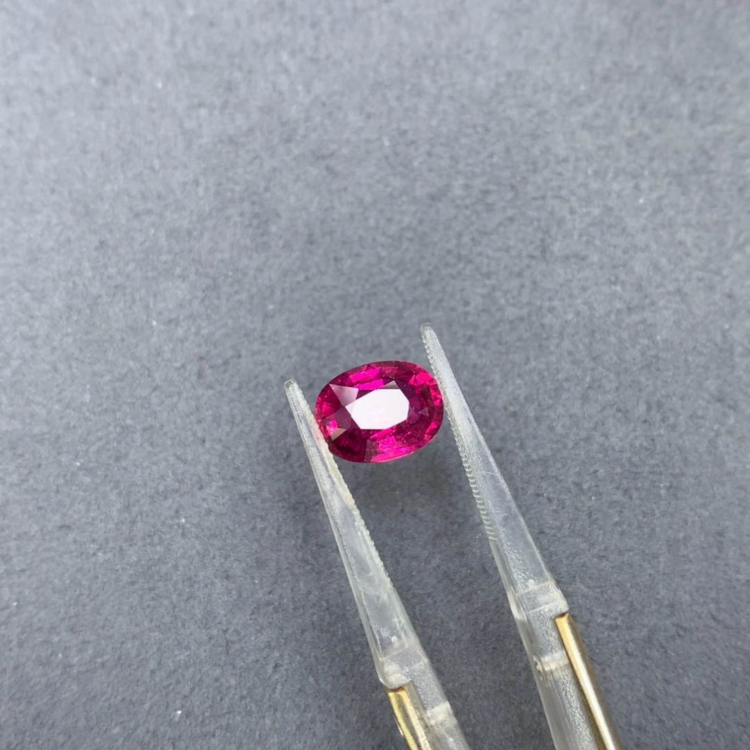未镶嵌裸石碧玺2.88ct卢比莱