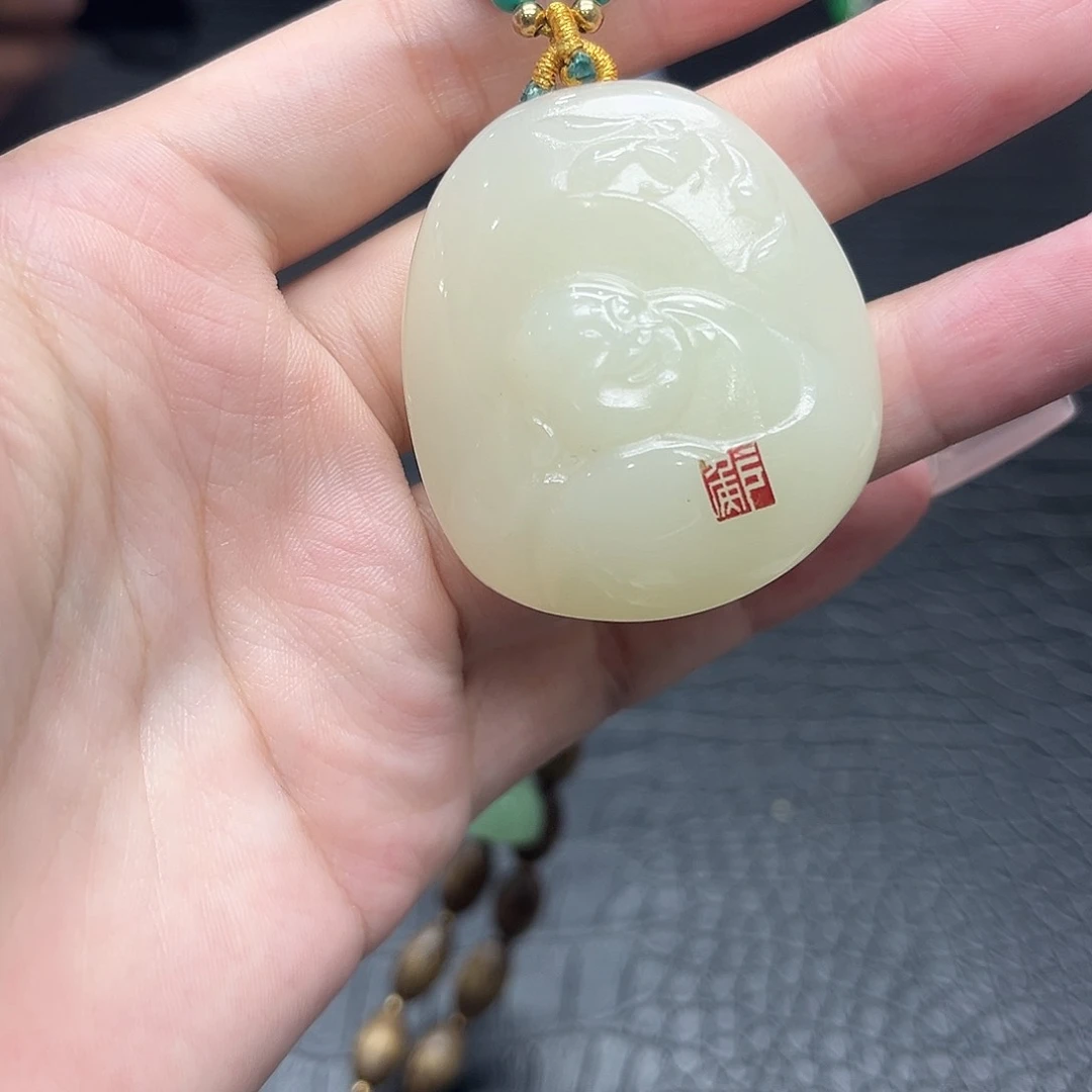 翡翠手镯未镶嵌默认瑕疵