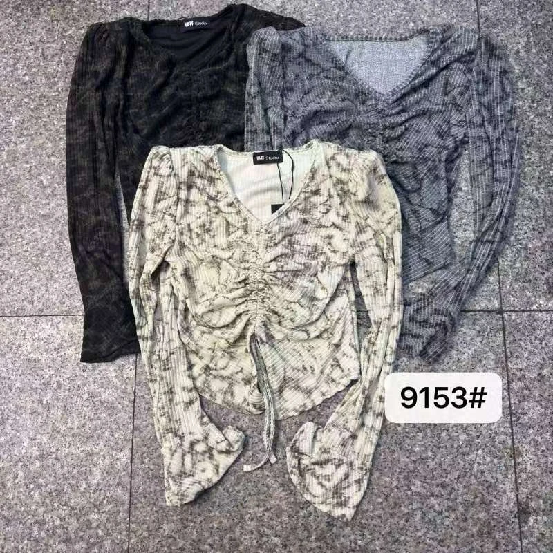 小仙女衣橱扎染工艺罗纹2025新款高级感V领抽绳洋气小上衣