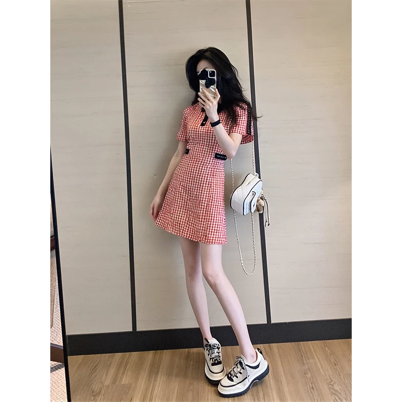 今年流行巨好看的高级感红色裙子2025新款夏季气质修身连衣裙女