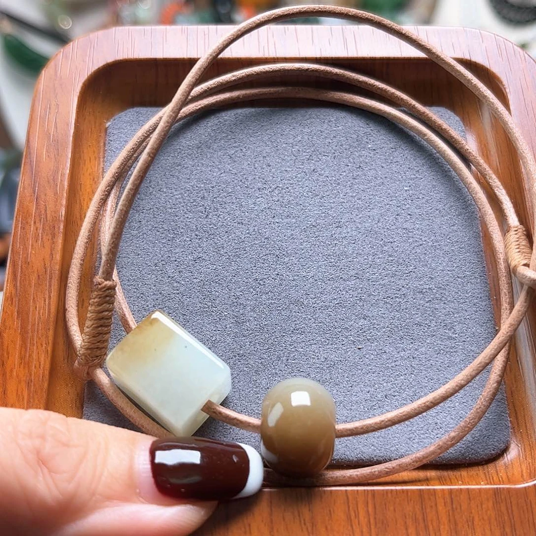 和田玉颈饰未镶嵌