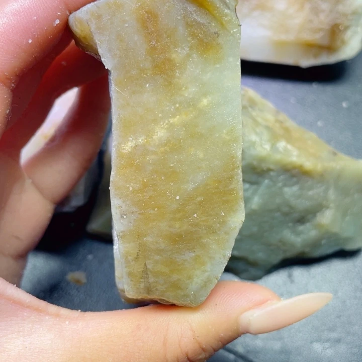 和田玉未镶嵌珠宝半成品