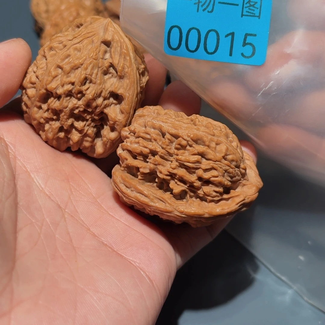 文玩核桃吊坠南疆