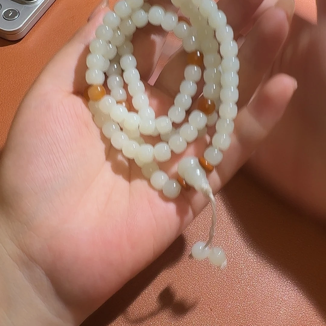 仗***～颈饰未镶嵌和田玉
