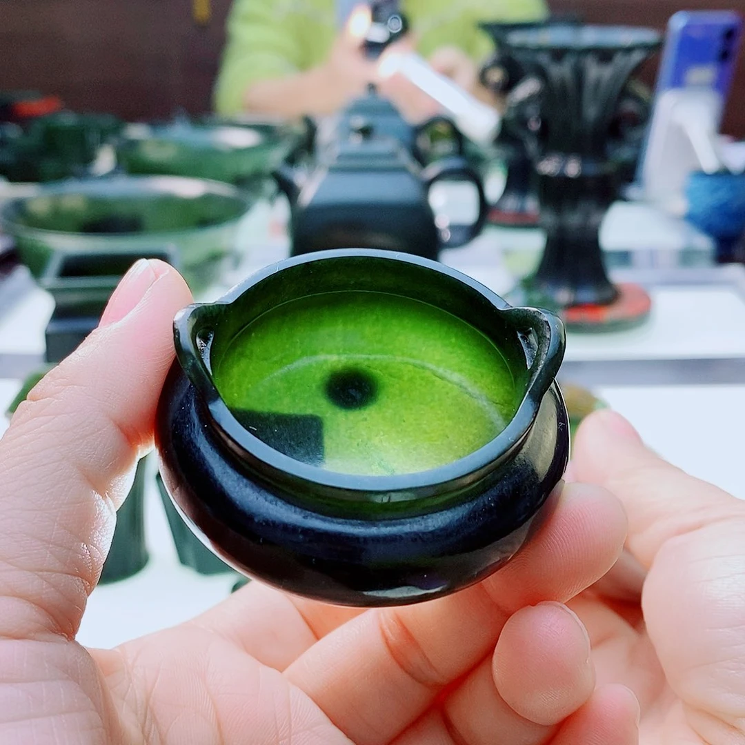 未镶嵌和田玉把件微瑕