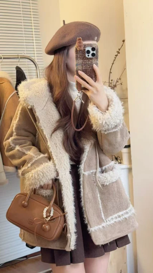 外套女冬季2024新款宽松加厚羊羔毛绒大衣连帽