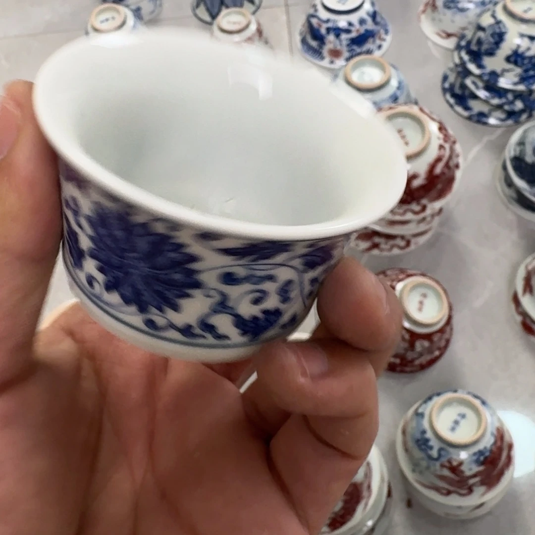 摆件青花缠枝莲马蹄客杯