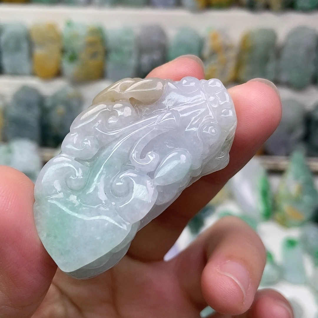 翡翠未镶嵌吊坠(赠链)口含珠