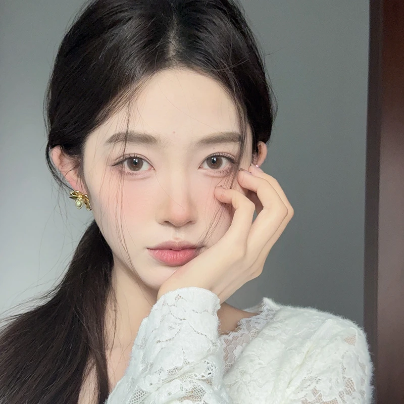 oushipei/欧诗佩 铜合金耳饰 气质复古港风金色花朵耳钉