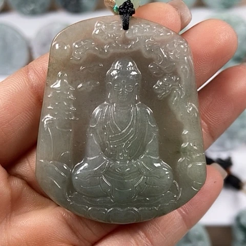 翡翠颈饰未镶嵌大日如来福利