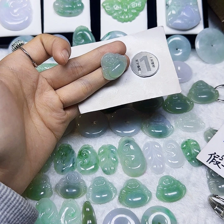 翡翠未镶嵌颈饰翡翠