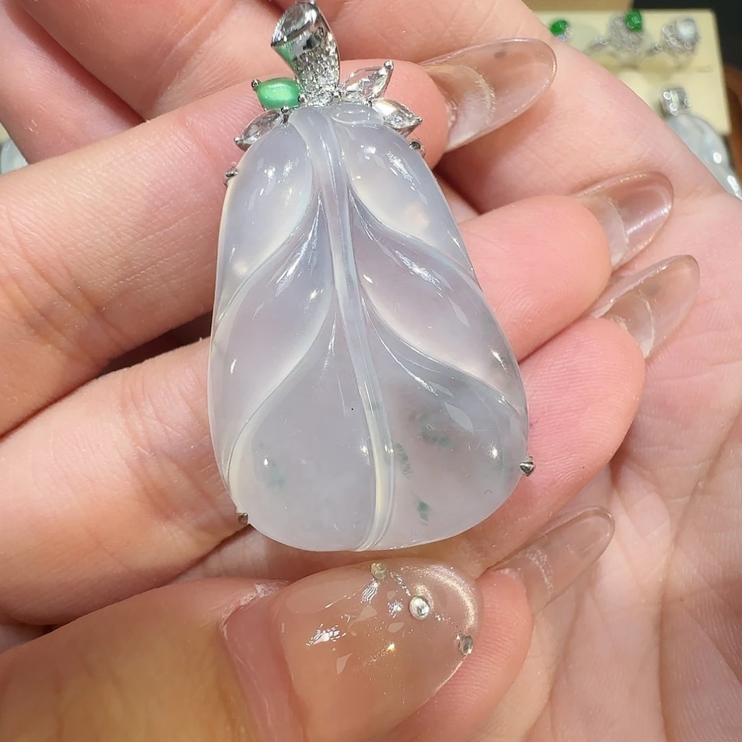 【闪购商品】颈饰18K金镶嵌翡翠