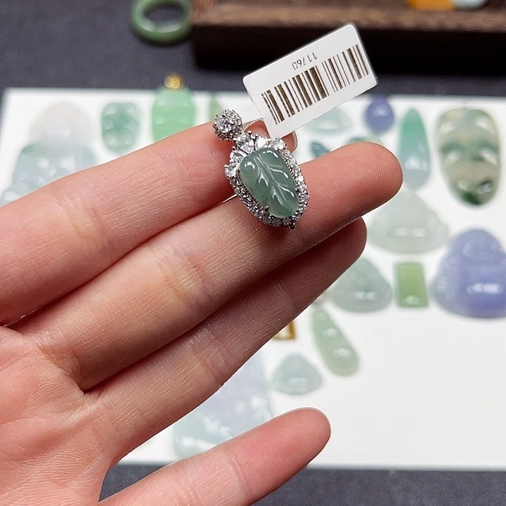 翡翠颈饰银S925镶嵌叶子吊坠