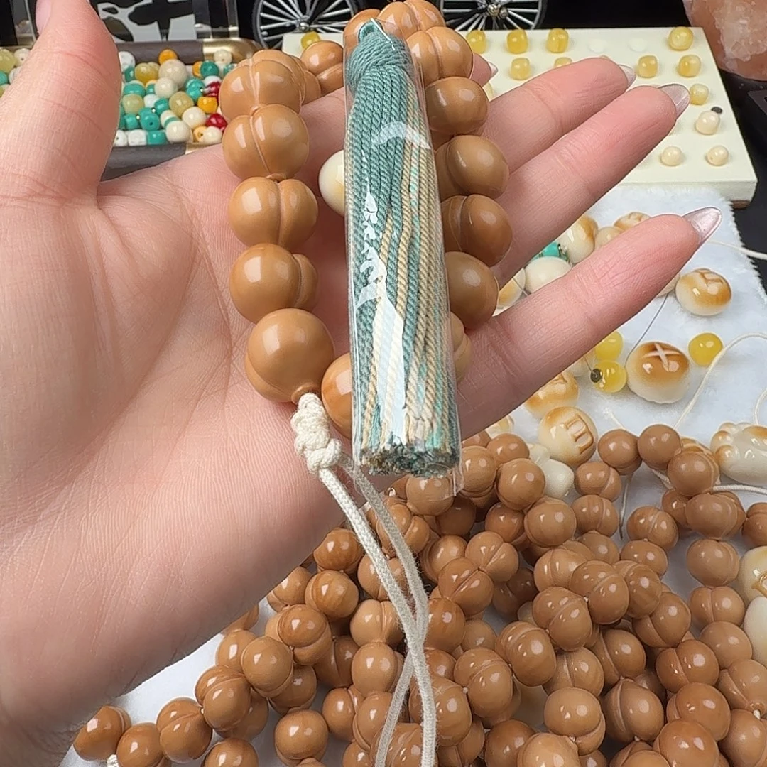 吊坠猴头核桃屁桃