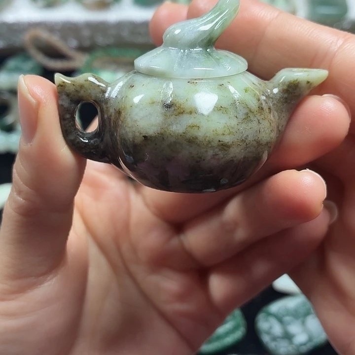 独山玉未镶嵌吊坠
