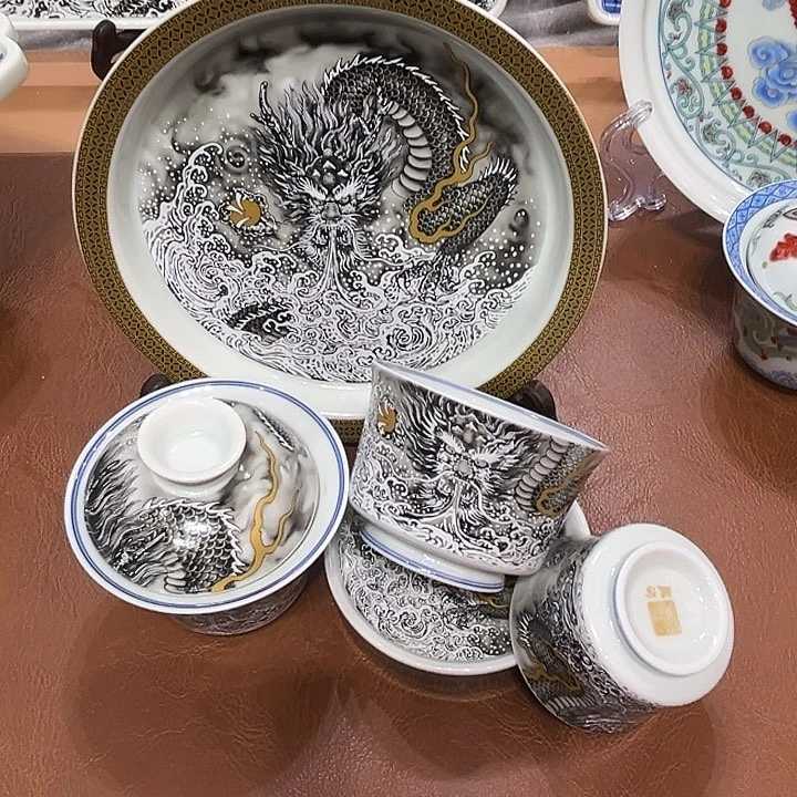 摆件景德镇陶瓷研究所工作的