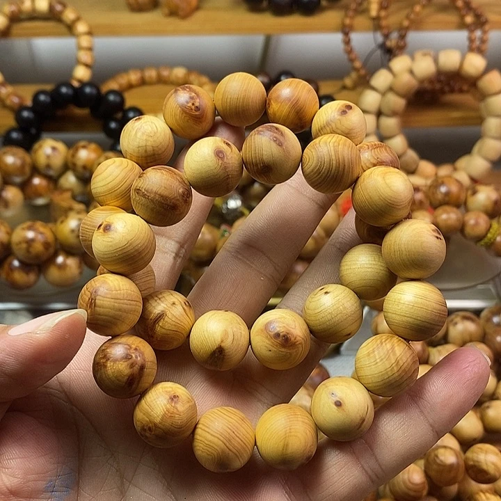 柏木（崖柏）风**娇崖柏1.5两条穿手持