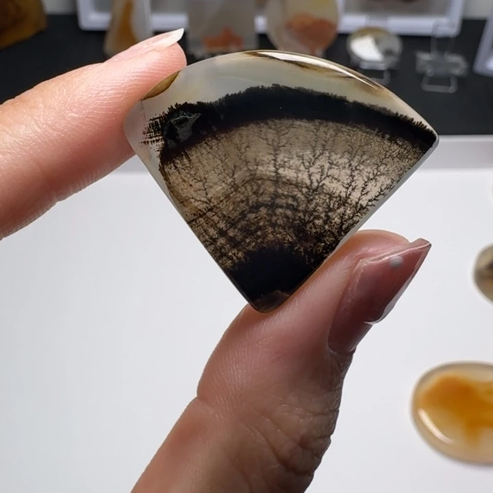 玛瑙/玉髓未镶嵌珠宝奇石