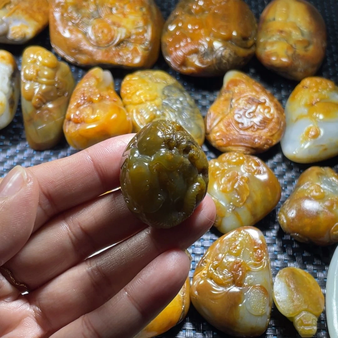 德***弋和田玉未镶嵌颈饰