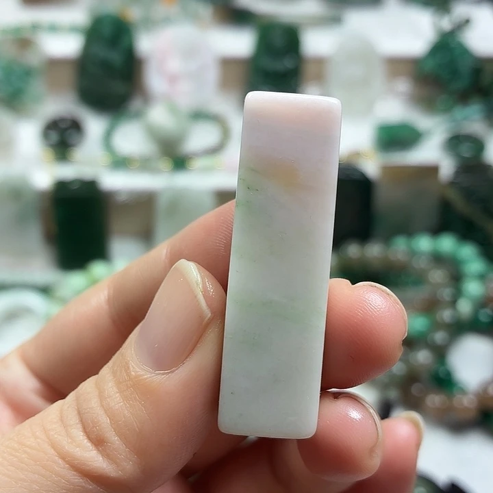 独山玉未镶嵌吊坠
