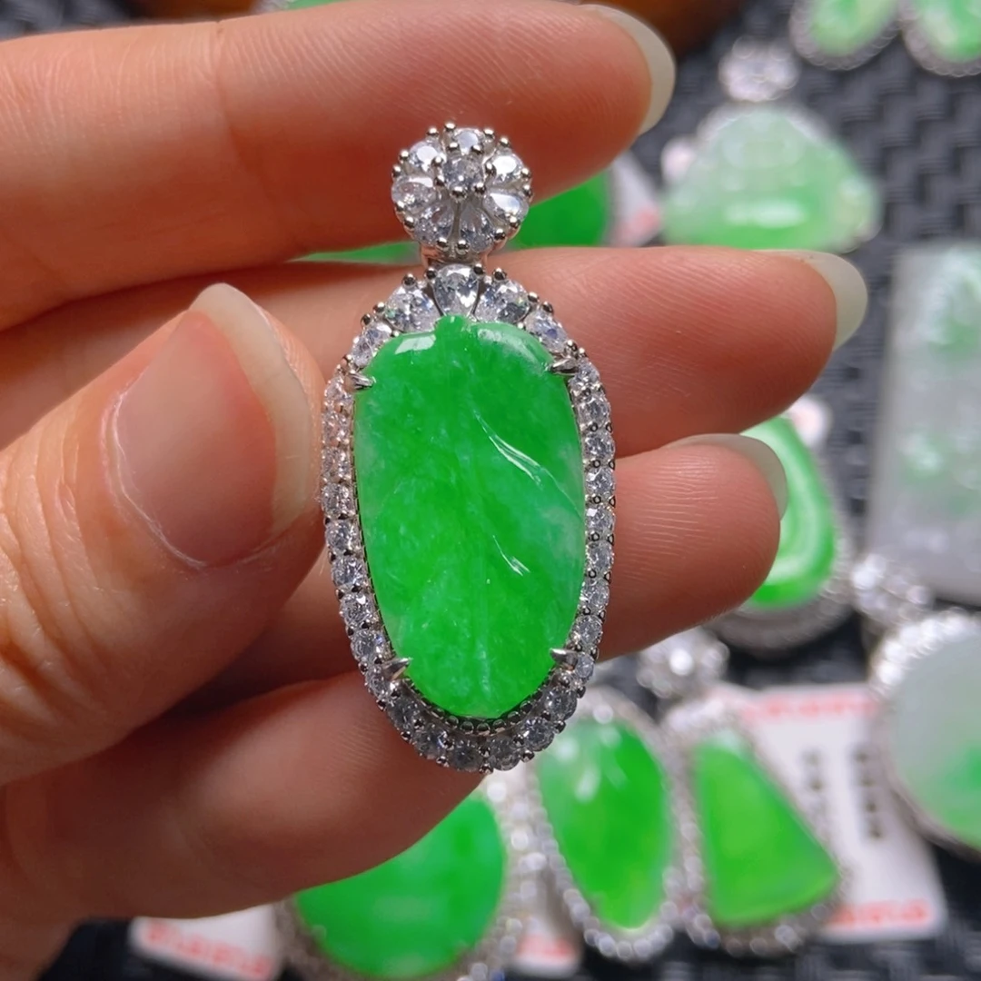 翡翠银S925镶嵌颈饰树叶吊坠