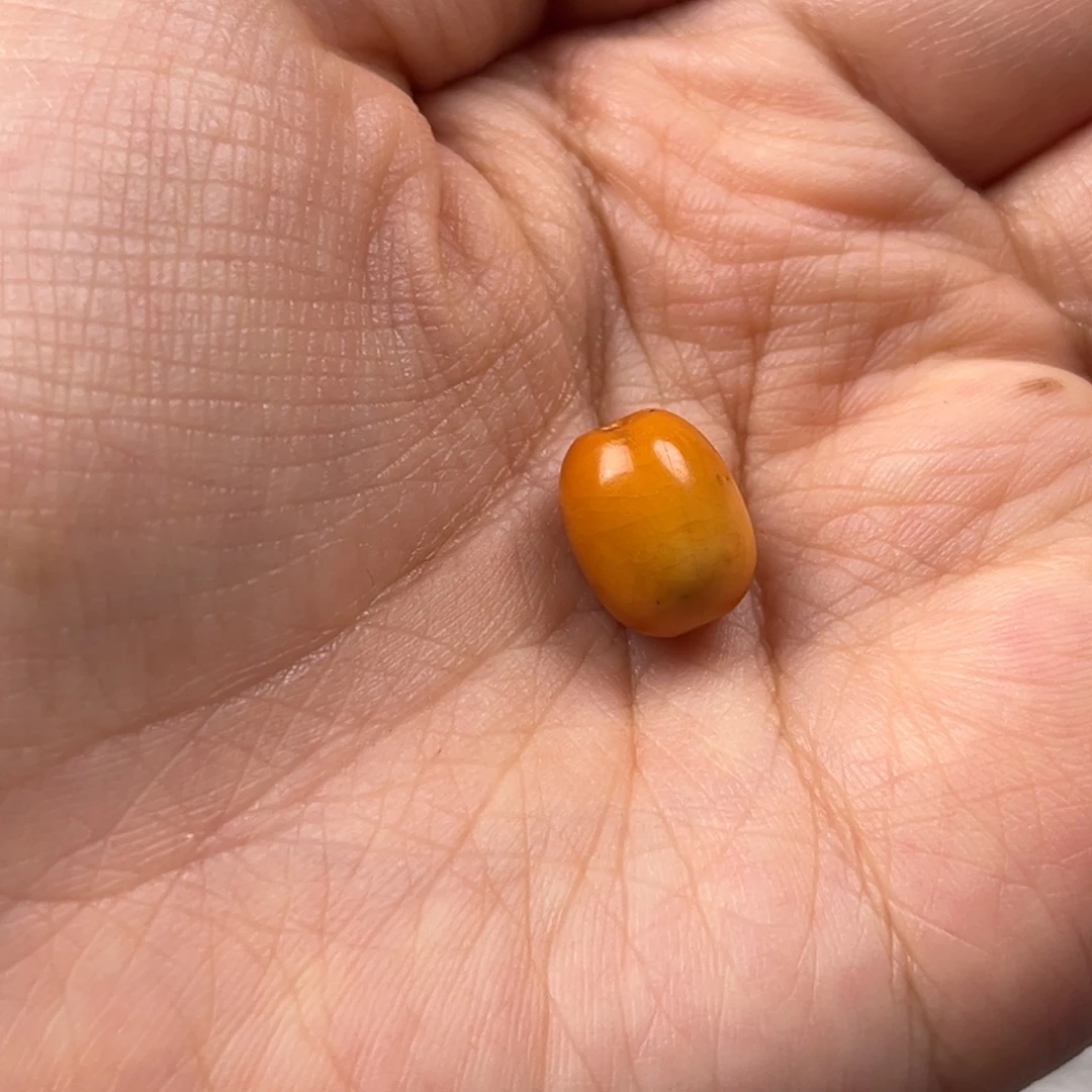 人***渡蜜蜡未镶嵌颈饰老蜜蜡