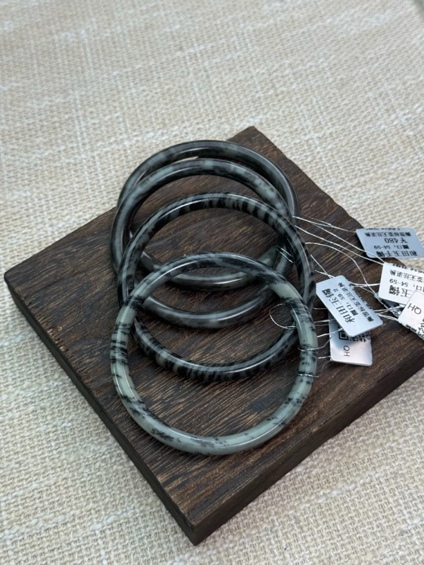 天然玉石和田玉新疆料青花手镯（多样性发货一件）