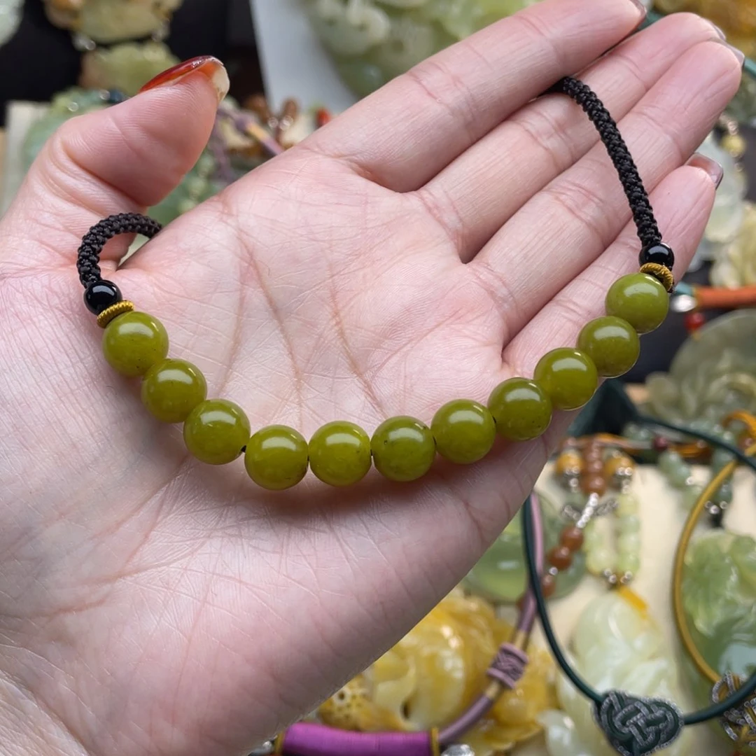 蛇纹石玉颈饰未镶嵌