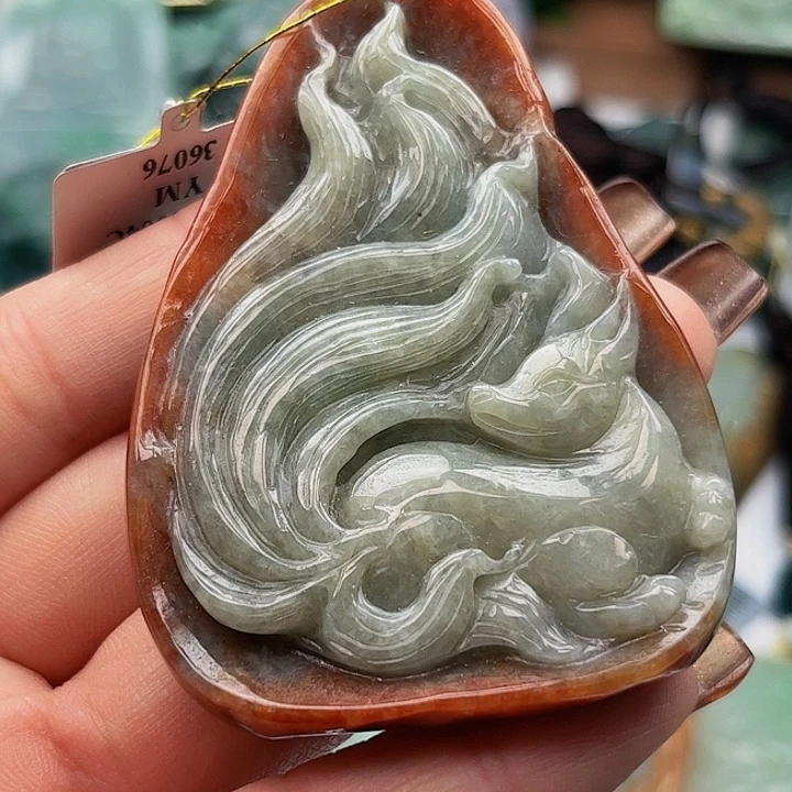 翡翠未镶嵌颈饰挂件