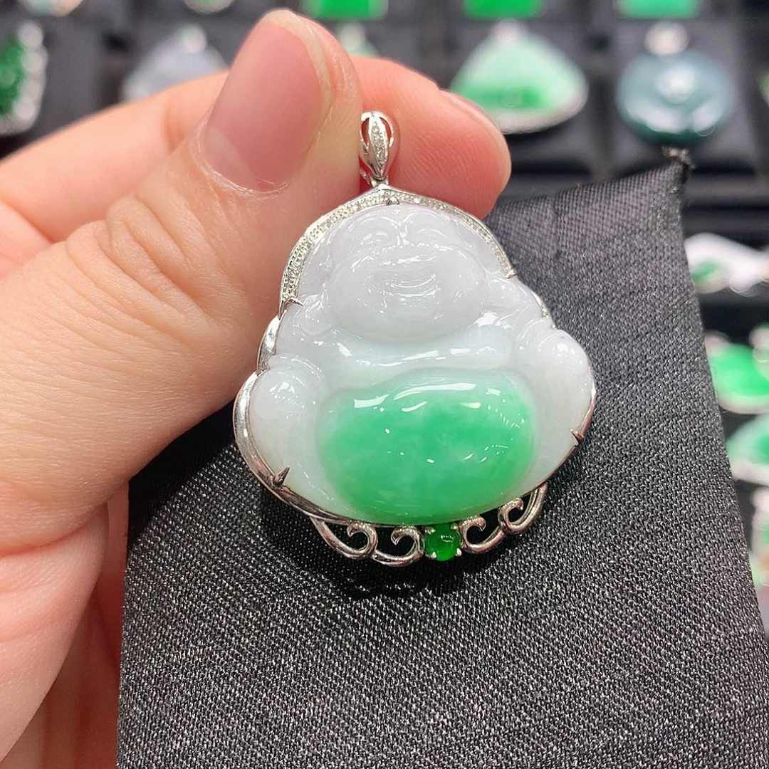 翡翠18K金镶嵌颈饰佛公