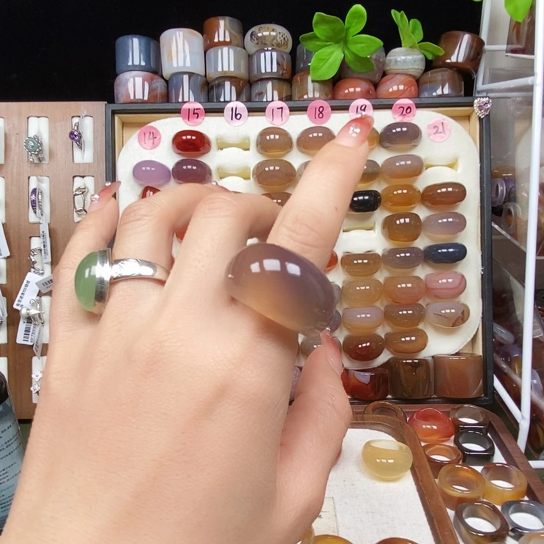 钰***肤玛瑙/玉髓未镶嵌戒指